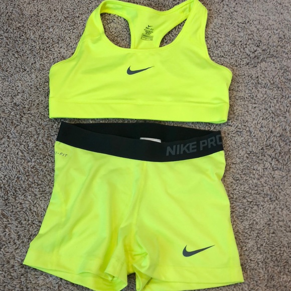 nike sports bra and shorts